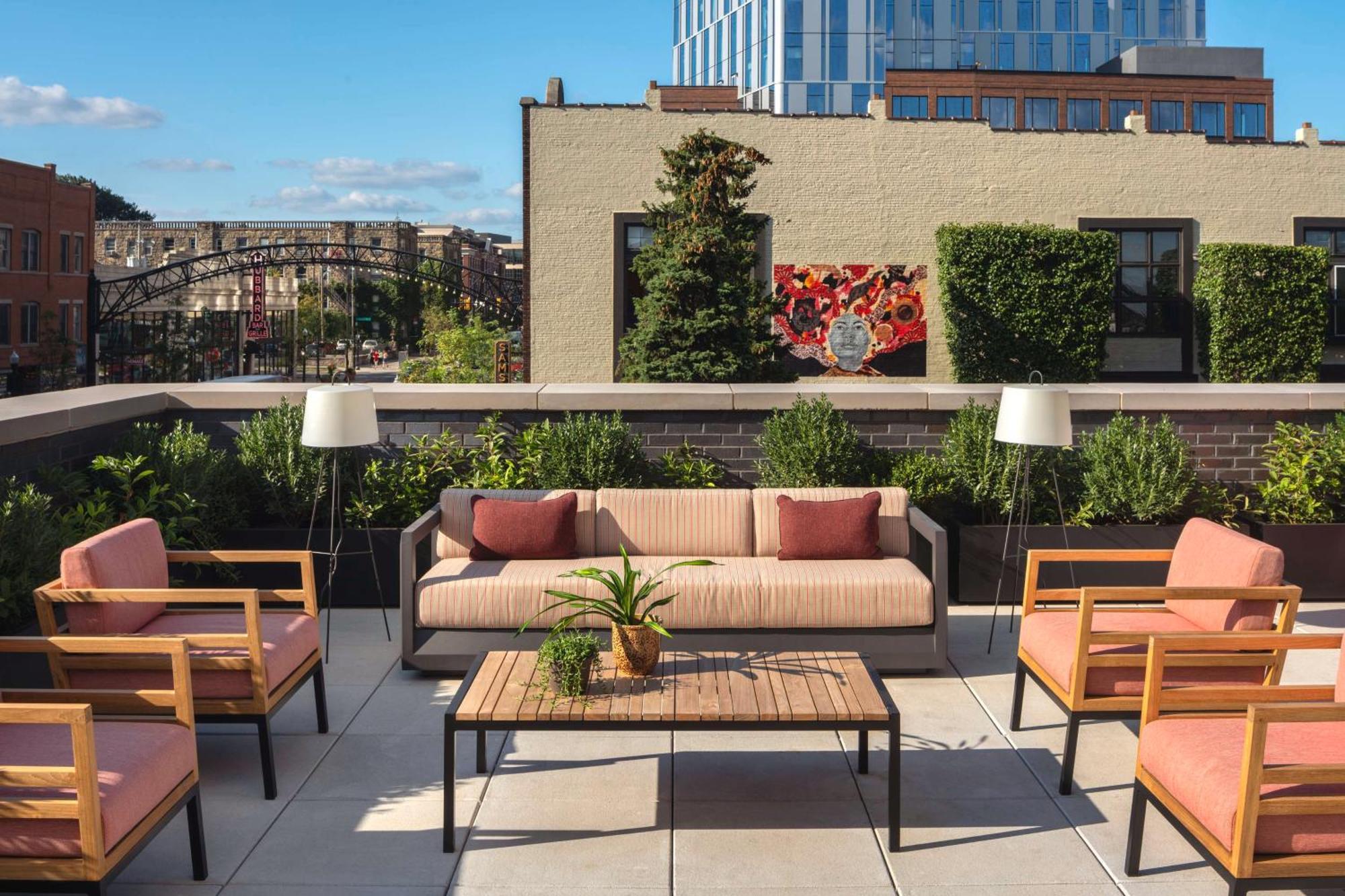 Hotel Graduate By Hilton Columbus Exterior foto