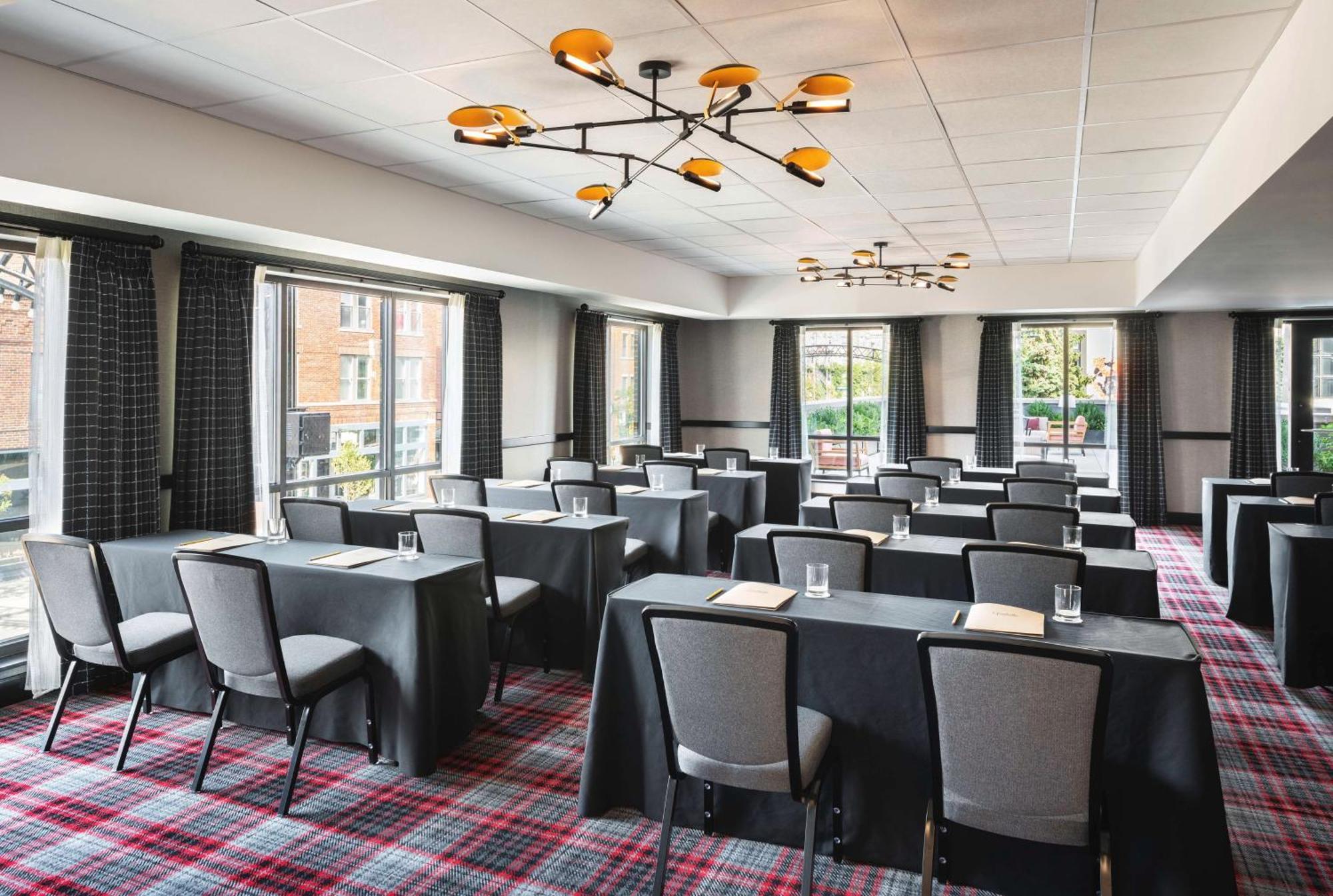 Hotel Graduate By Hilton Columbus Exterior foto